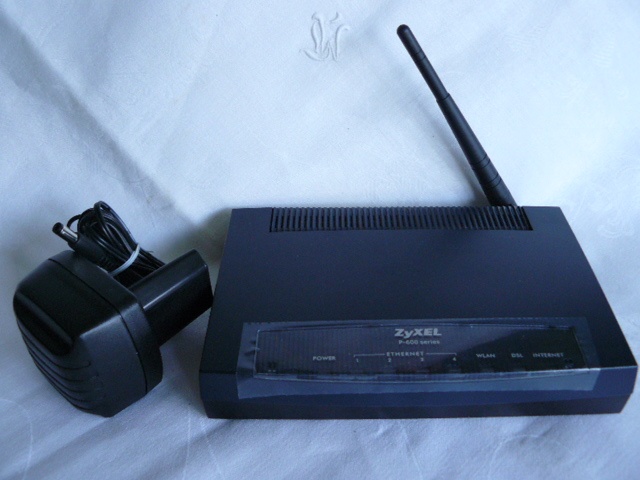 Modem ZyXEL Prestige 660HV-T3 v2