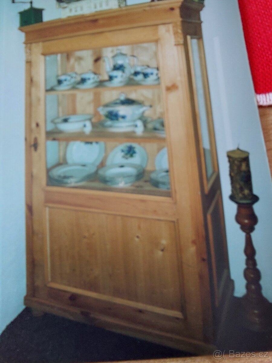 Skříň