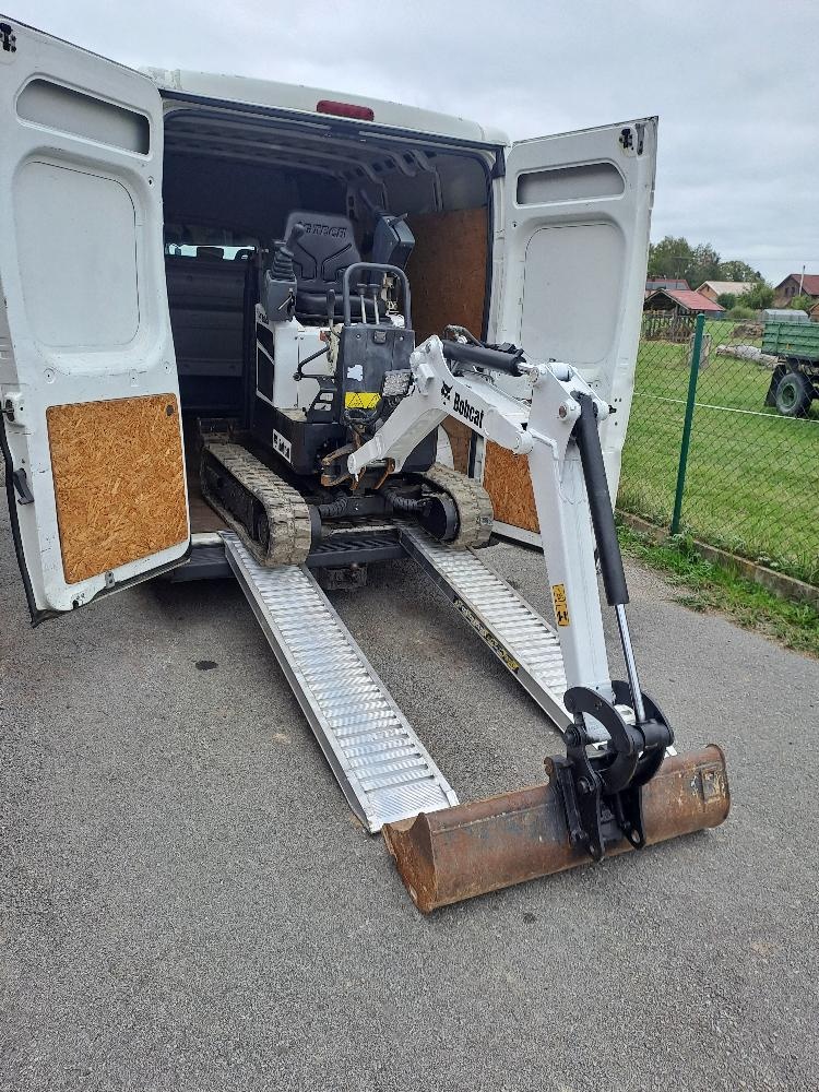 Minibagr Bobcat E10, 3x lžíce