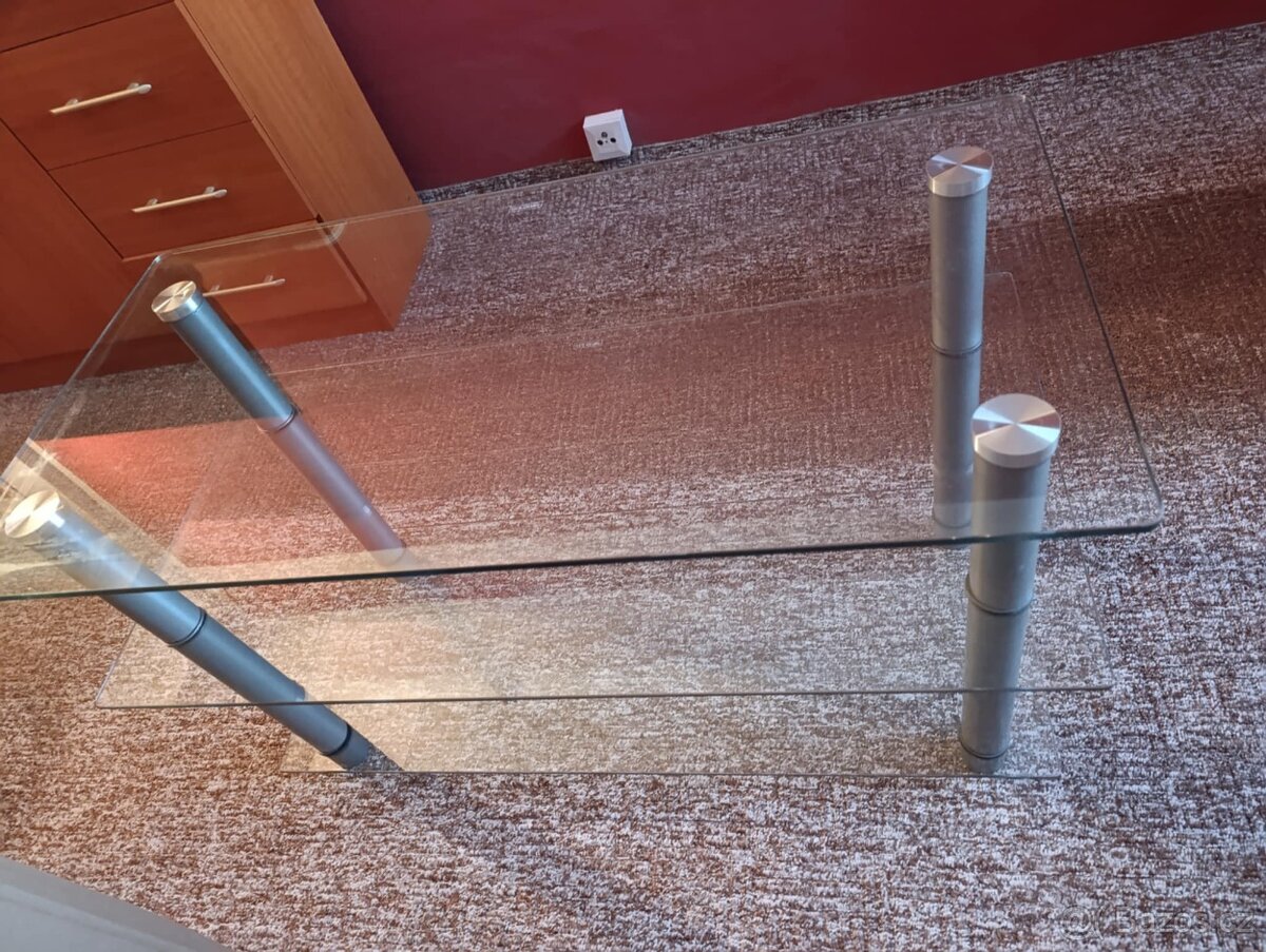 Tv skleněný stolek