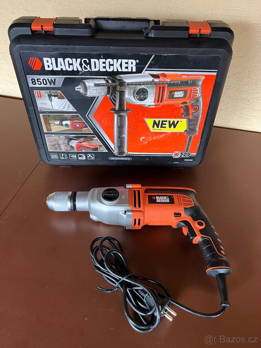 Príklepová vŕtačka Black&Decker KR8542K