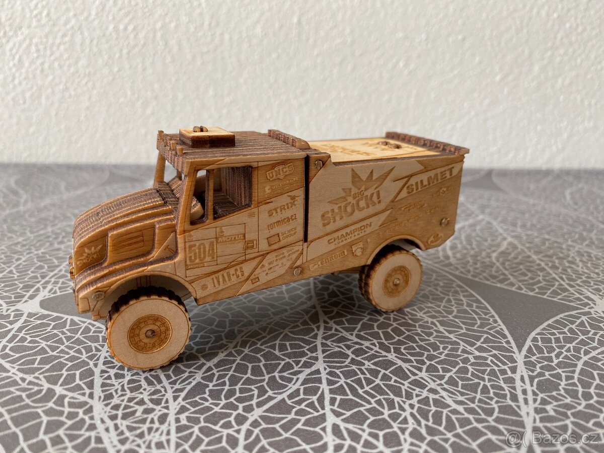 Nový dřevěný model Iveco "Karel" - Dakar, Macík jr.