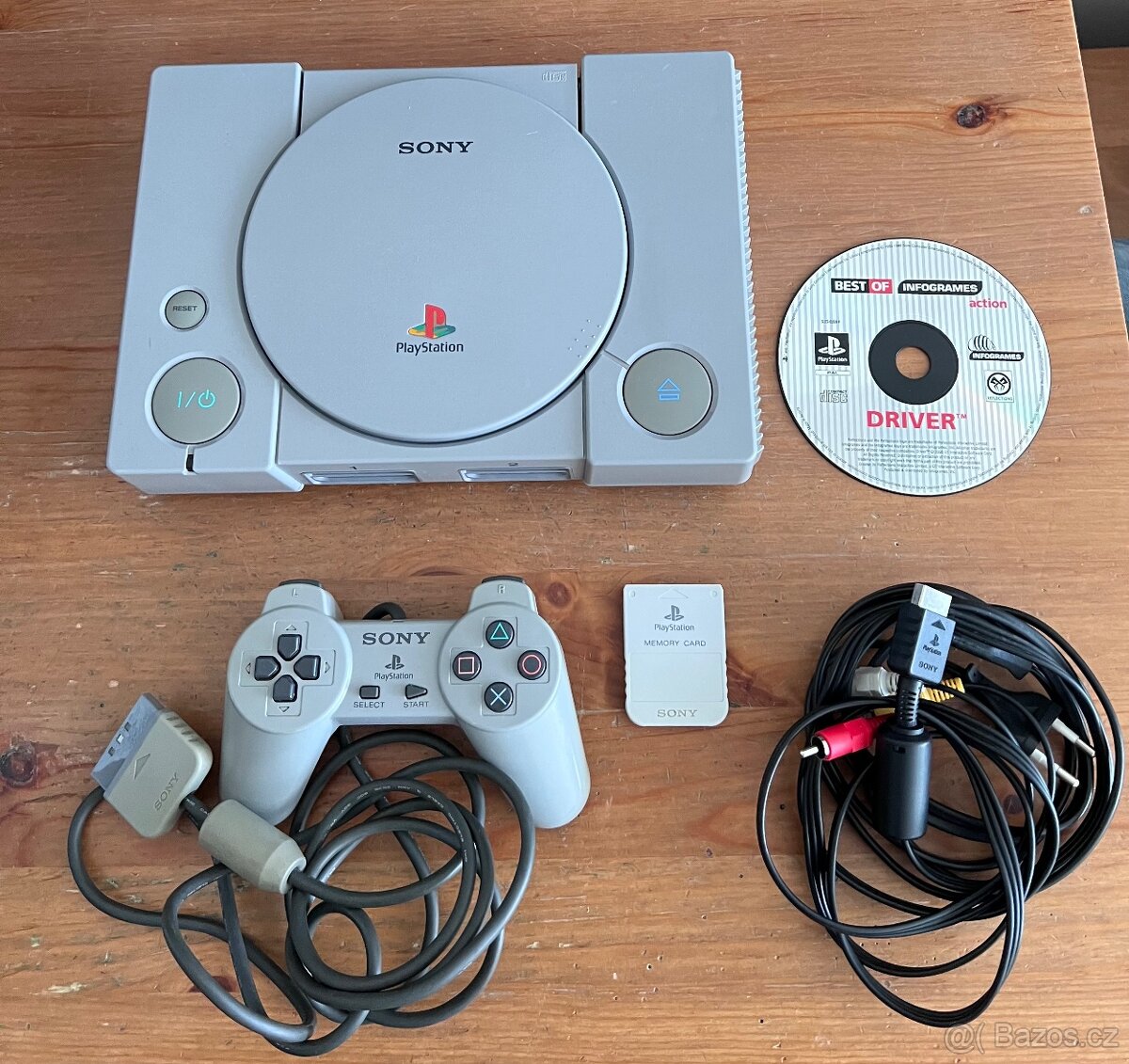 PS1 FAT v TOP stavu + hra Driver a příslušenství