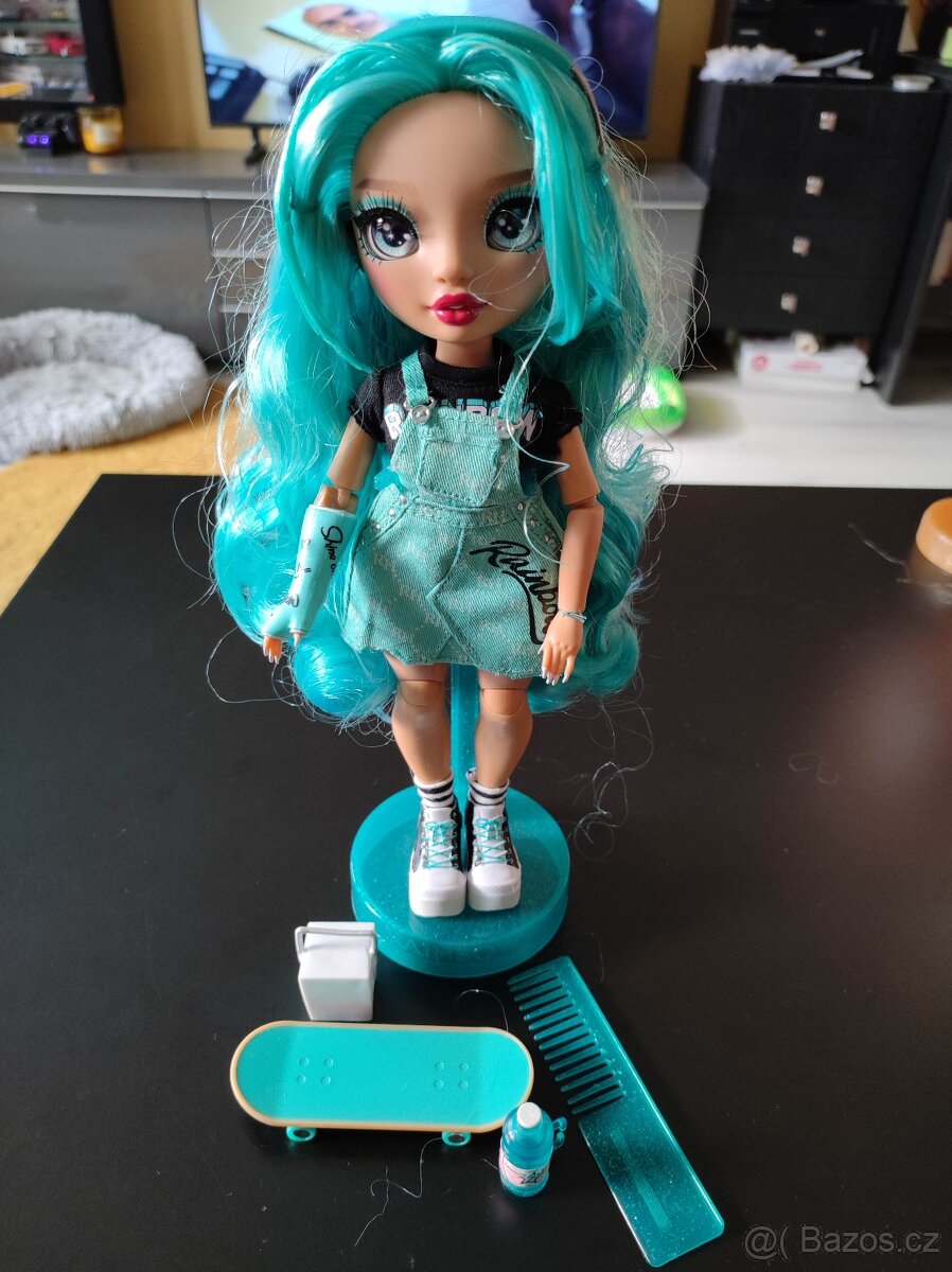 MGA Rainbow High Junior - 8 kusů, panenky 1. série