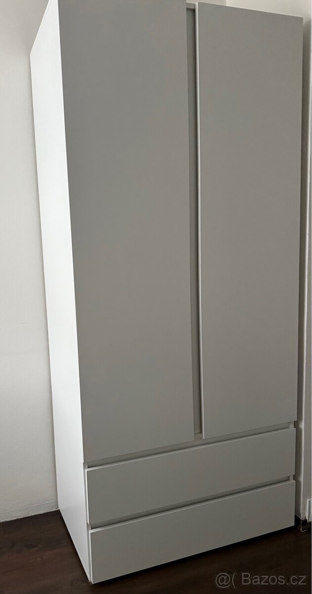 Šatní skříň