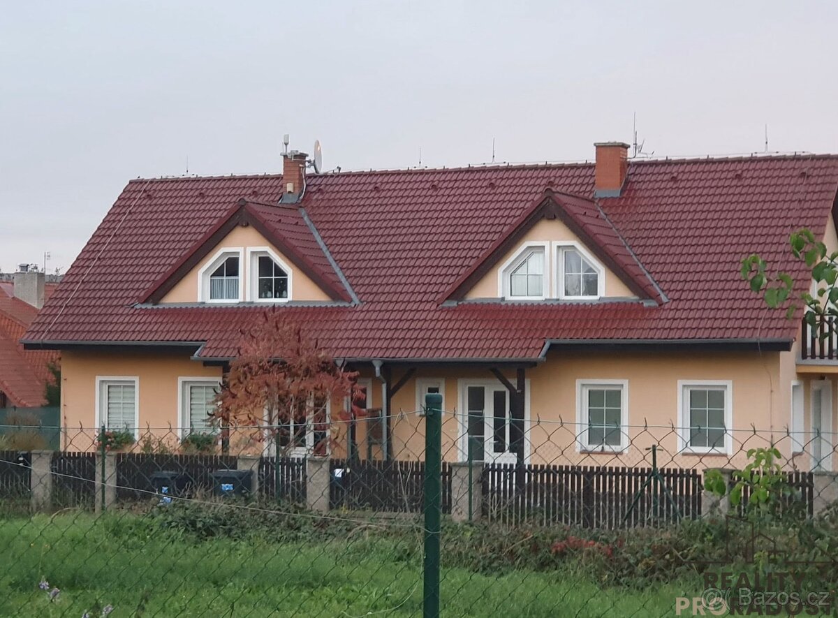 Pronájem rodinného domu (120 m2), Statenice