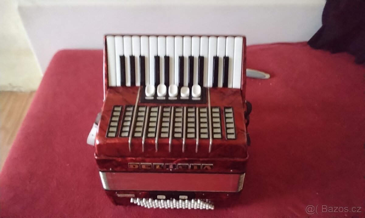 Prodám akordeon delicie junior 72 basů 3 hlas
