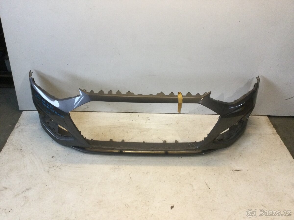 Přední nárazník Audi A4 8W