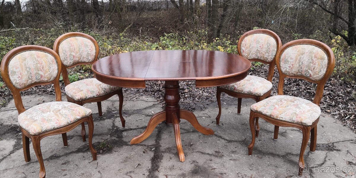 Masivní rozkládací stůl + 4x starožitné židle