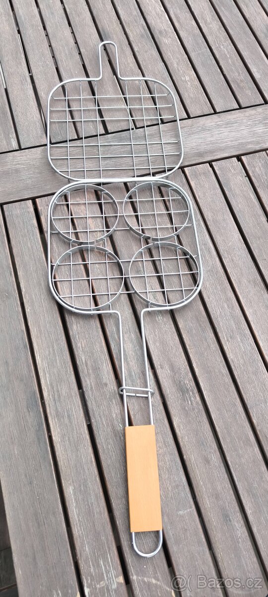 BBQ obracečka na hamburgery