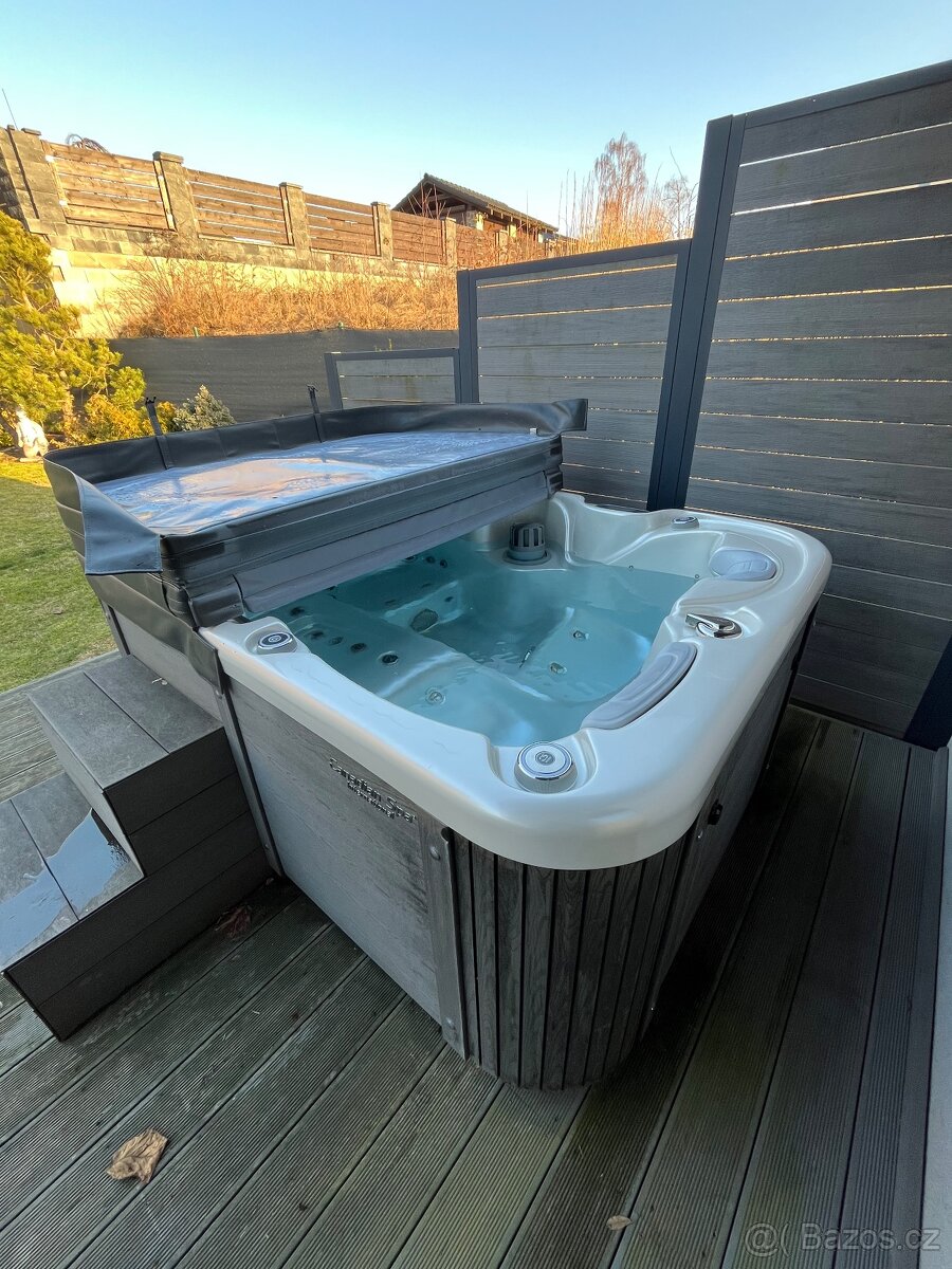 Vířivka Canadian Spa