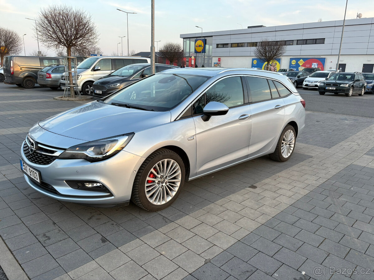 Opel Astra Sports Tourer+ 12/2016 - plná výbava