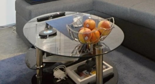 Skleněný konferenční stolek