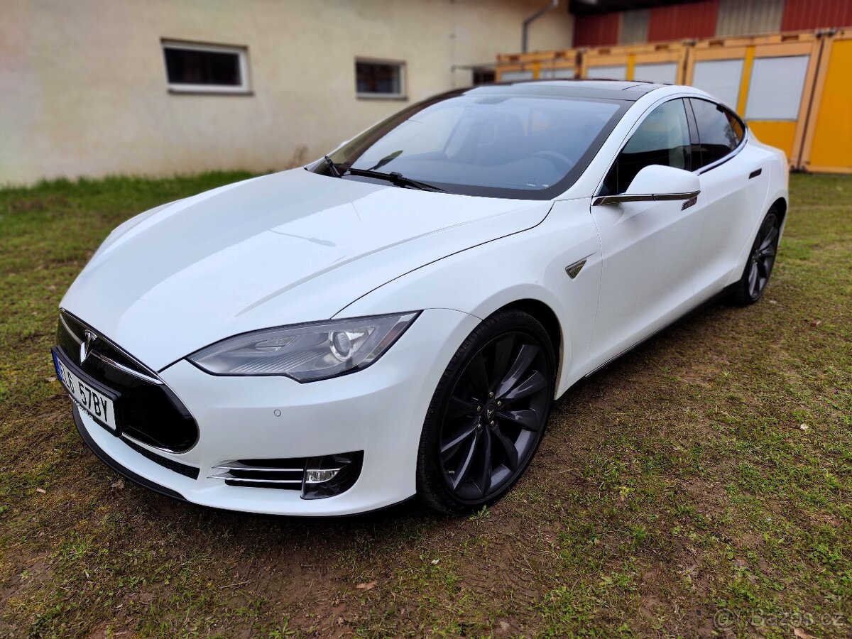 Tesla Model S P85+ 2014 zdarma dobijeni
