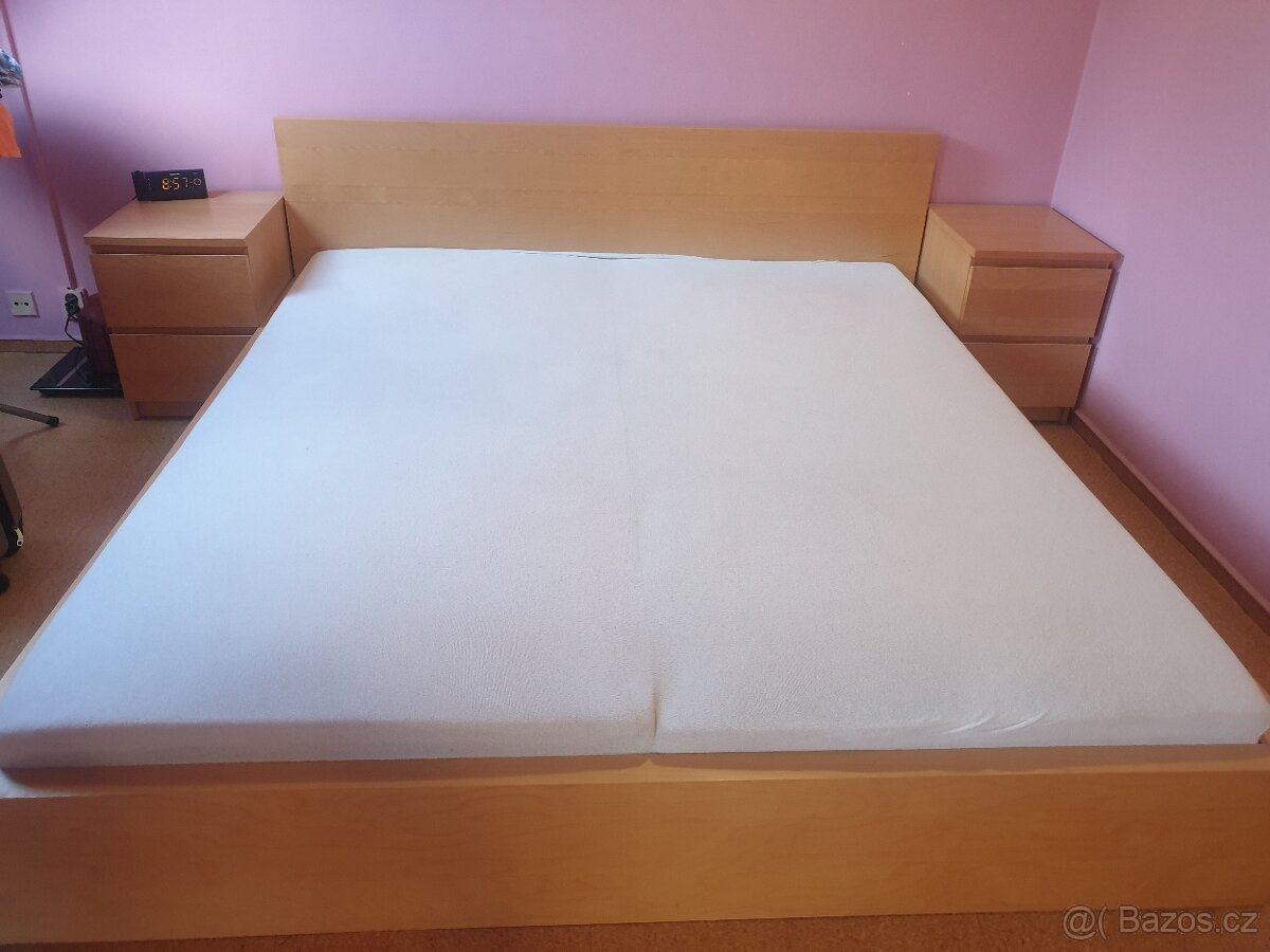 Manželská postel 200x200