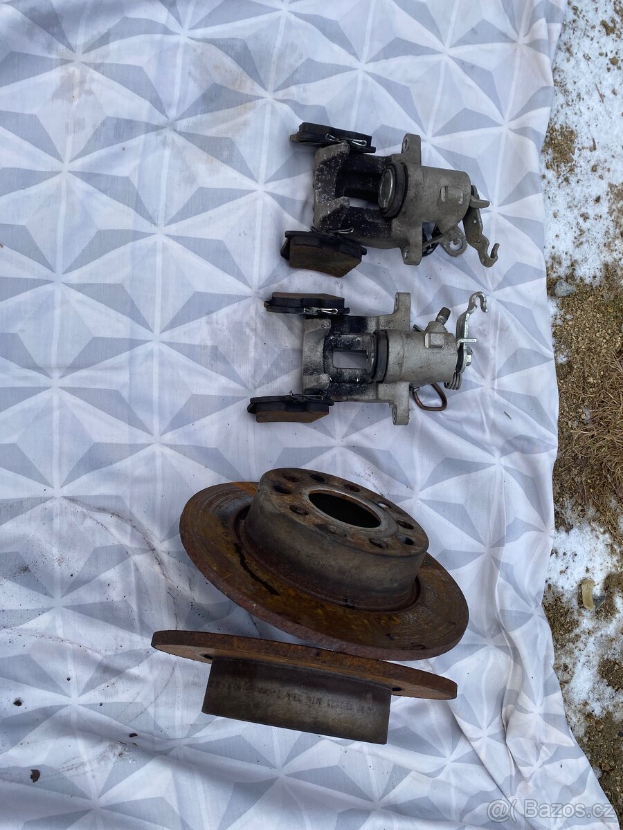 Prodám třmeny,destičky,kotouče na Škoda Octavia 2