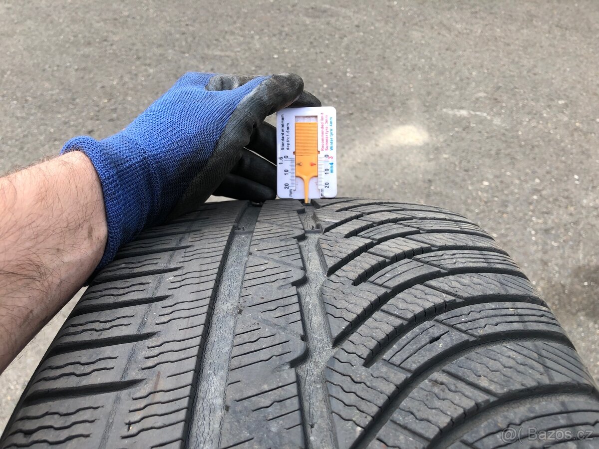 225/55 R18