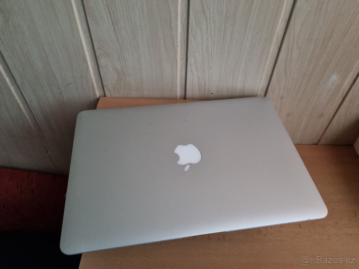 MacBook Air 13 (2017)