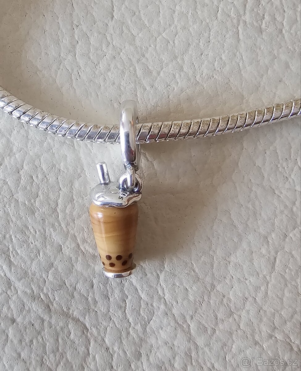 Stříbrný přívěsek bubble tea na náramek