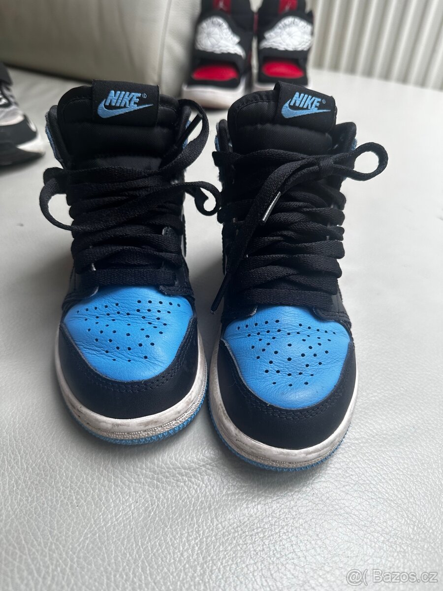 Nike Air Jordan 1 UNC