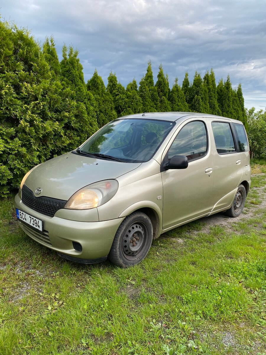 Toyota Yaris Verso 1.3i 63kw rok 2000 STK 08/2025 Euro3