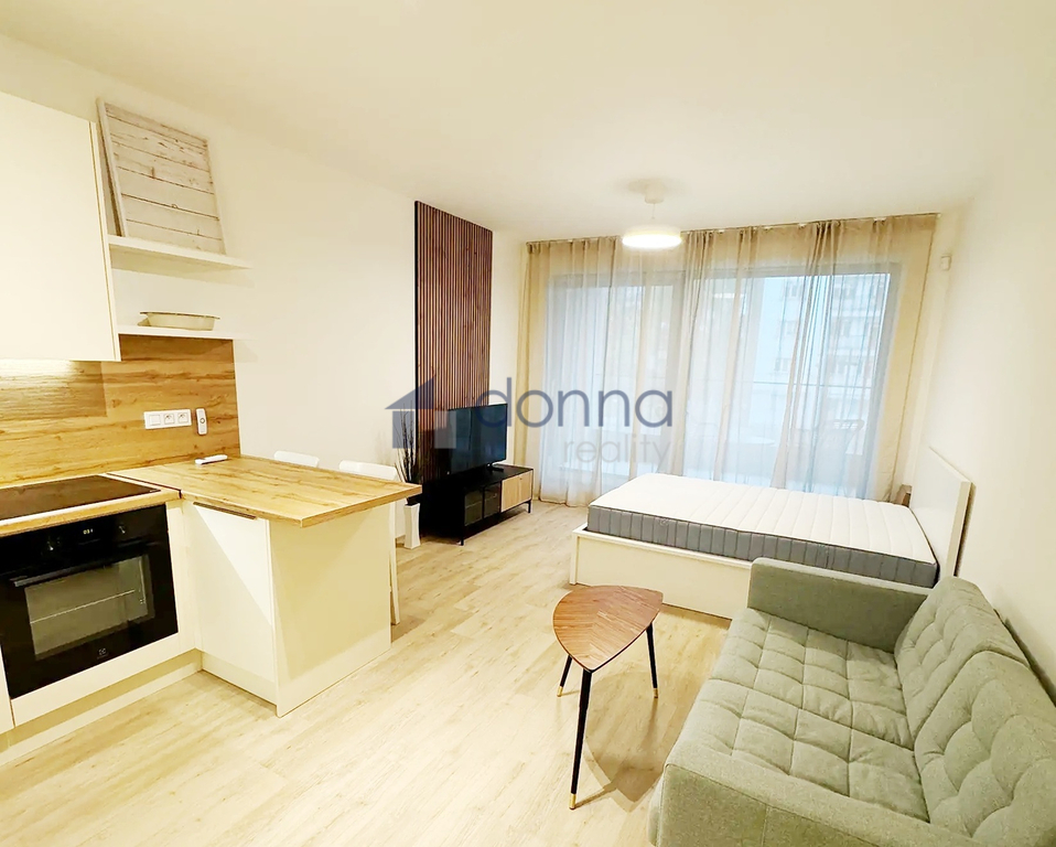 Pronájem nového bytu 1+kk, 33m2, balkon,ulice Tetauerova, Pr