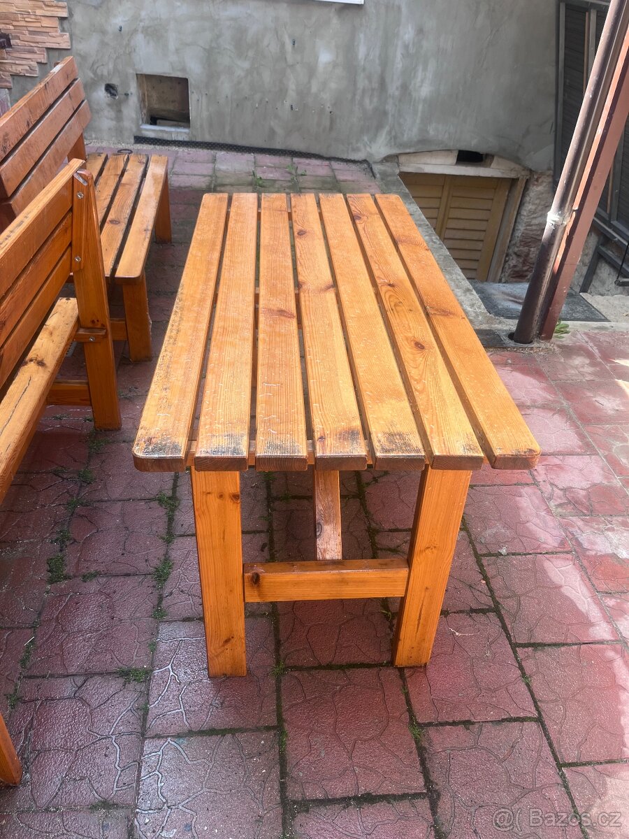 Zahradni set stůl a dvě lavice