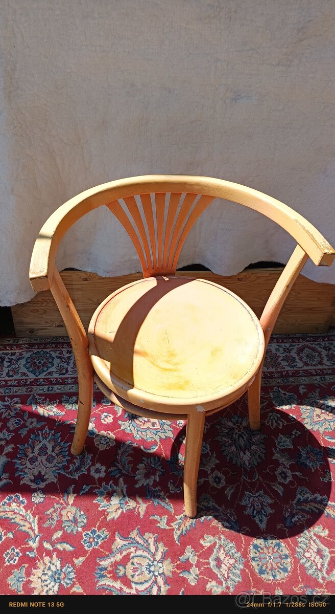 Polokřeslo Thonet