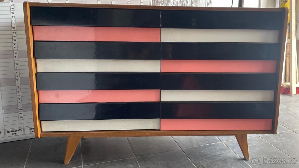 Designová komoda ze 70. let