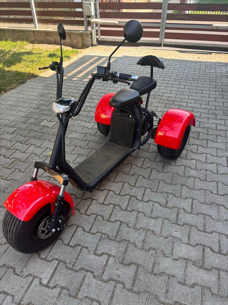 Elektrická tříkolka- červená