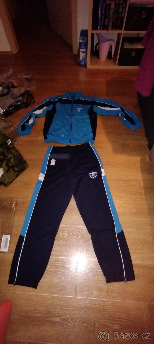 Vojenská sportovní teplákovka