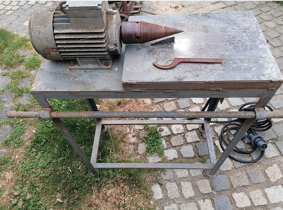 Štípačka na dřevo kuželová