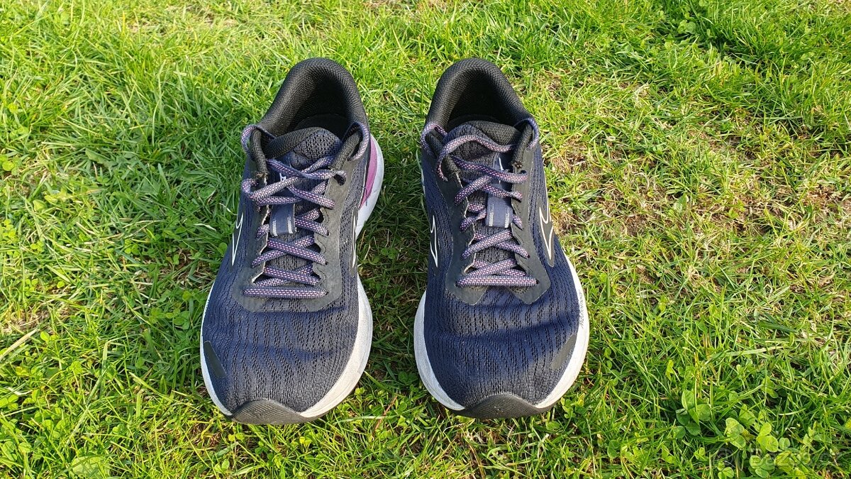 Sportovní boty Mizuno vel. 39
