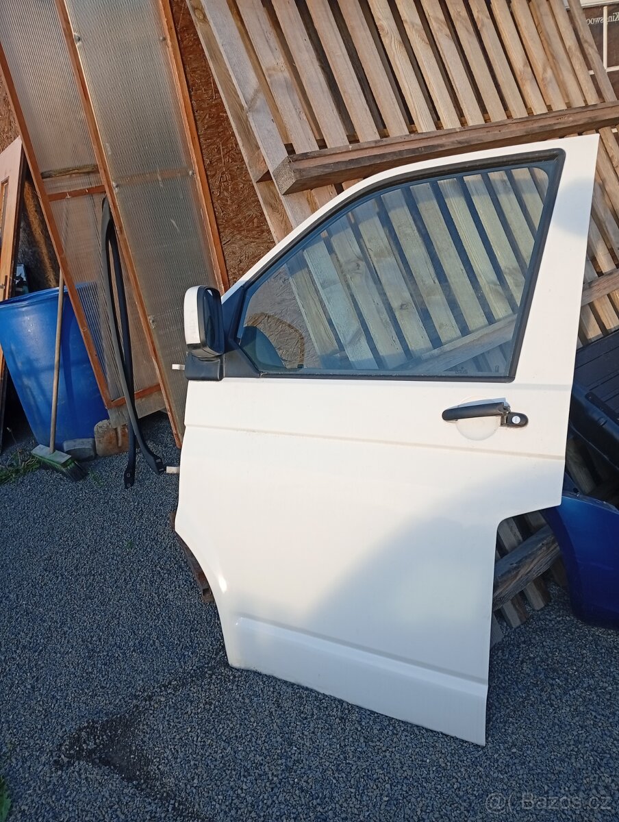 Volkswagen Transporter T5 levé dveře