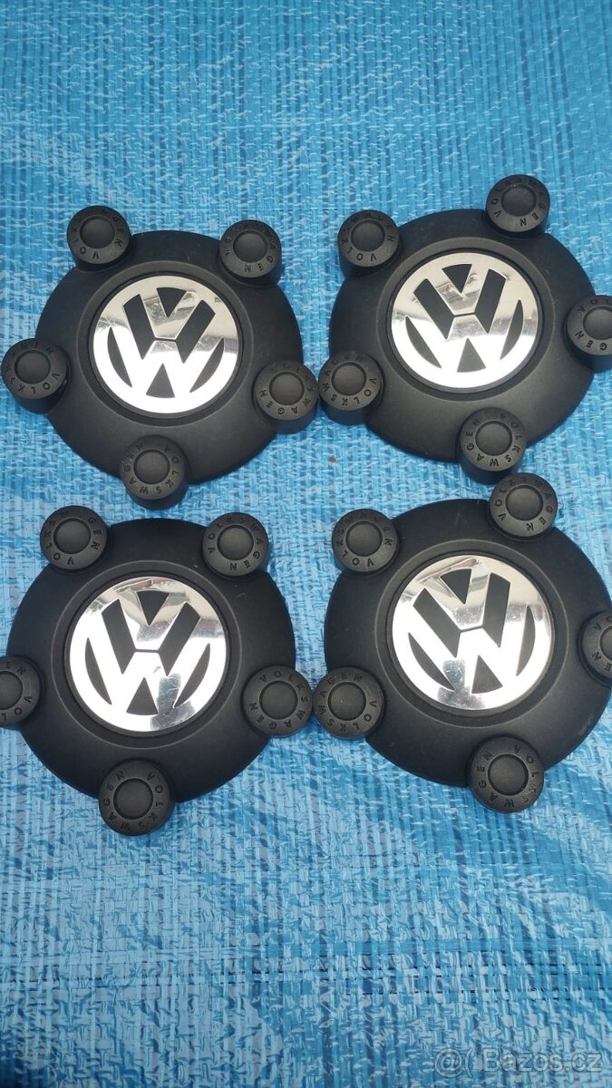 Krytka středu kola se znakem VW R15 - R17