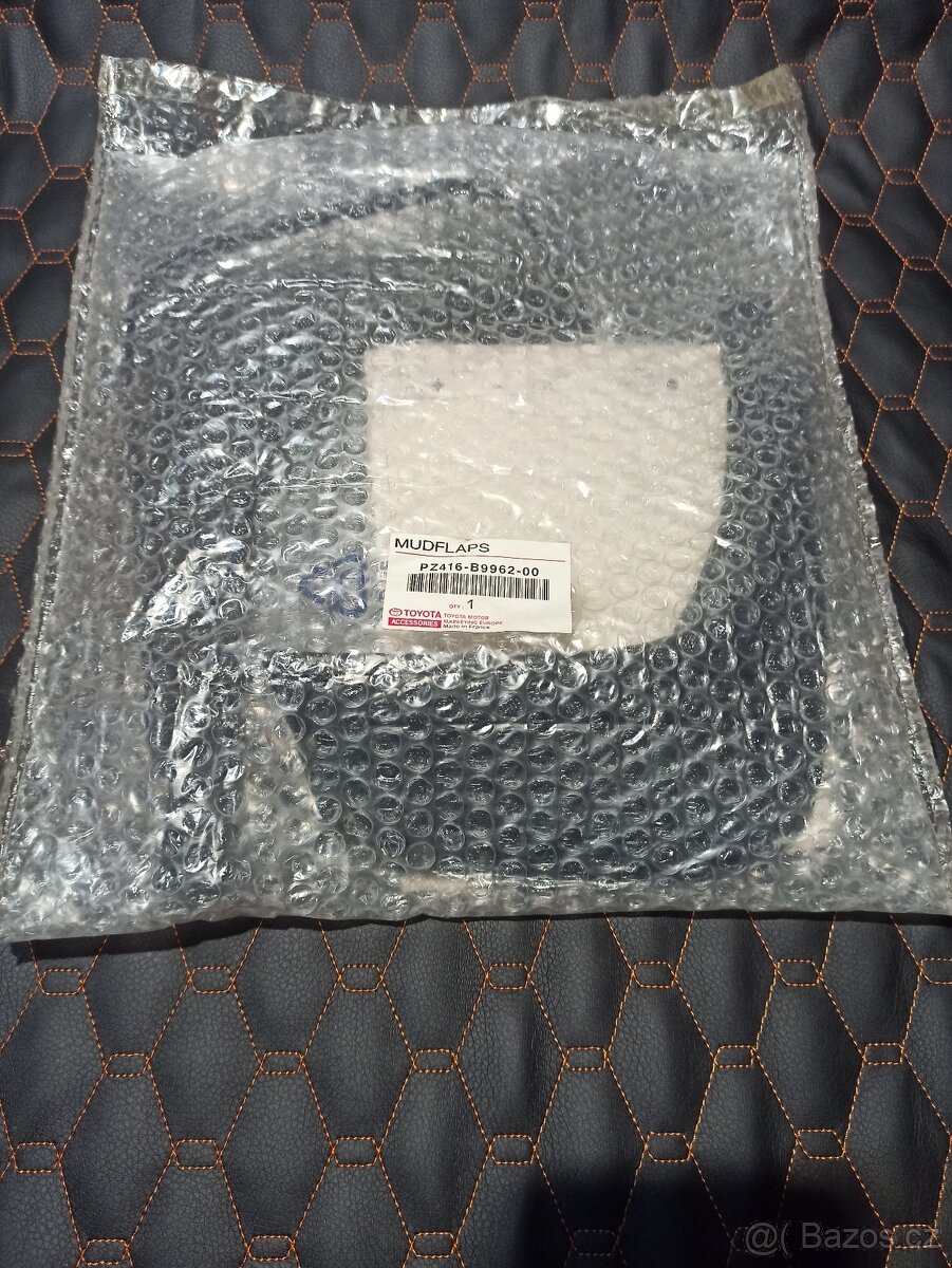 Zadní zástěrky OEM Toyota Yaris I facelift