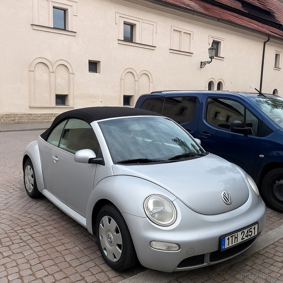 Volkswagen New Beetle Cabrio 1.4 i – 2003, stříbrný