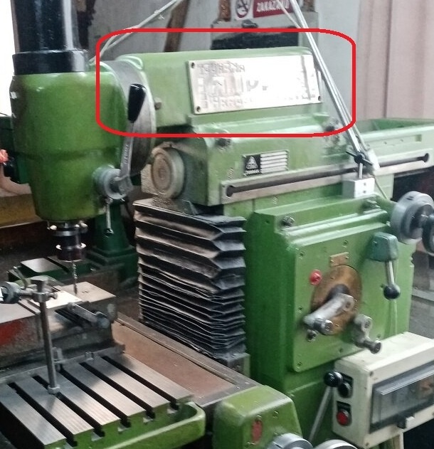 Frézka FN - 25 držák svislé hlavy - koupim