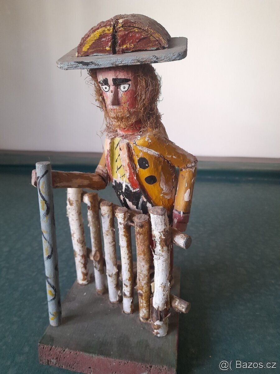 Stará dřevěná postava Krakonoš