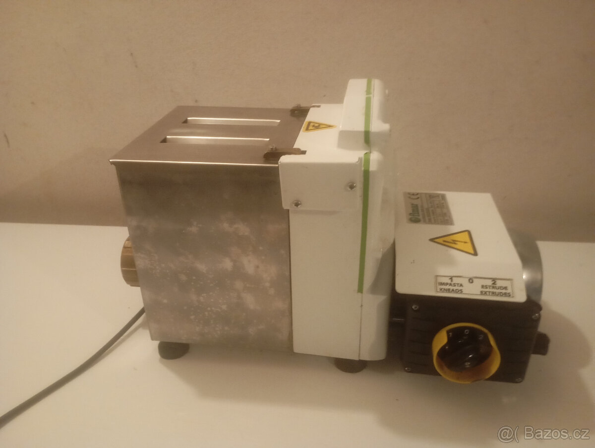 Výrobník těstovin