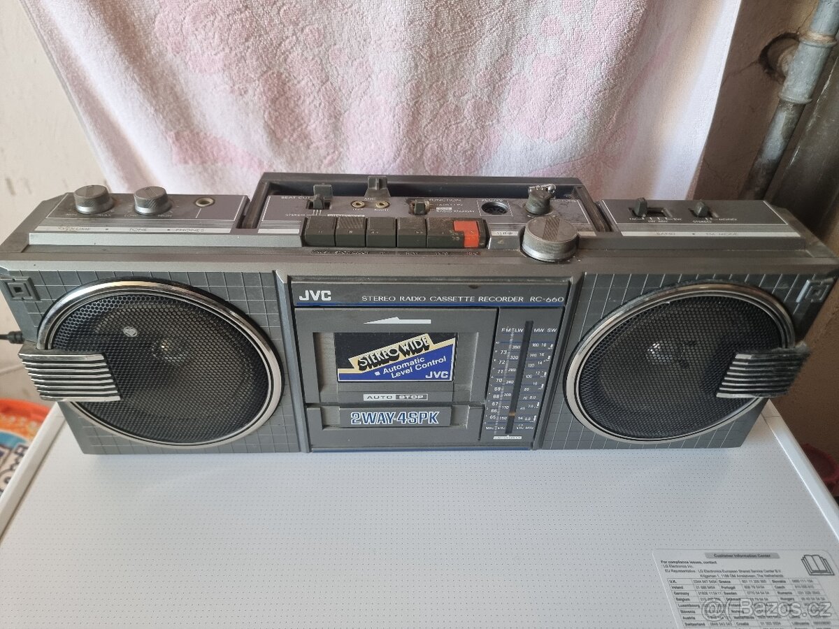 Prodám RETRO rádio RC - JVC 660 LE viz foto.