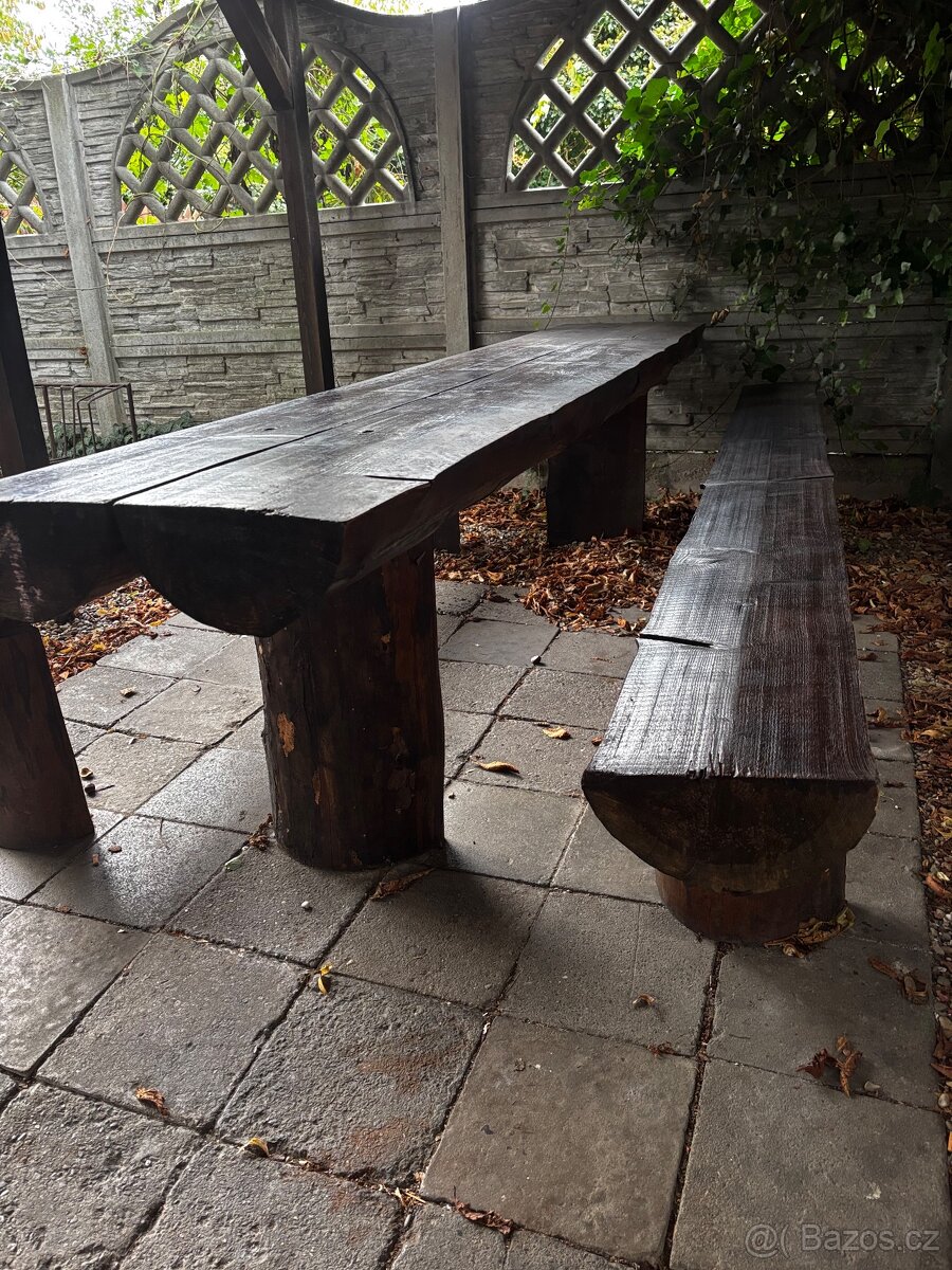 Masivní zahradní komplet