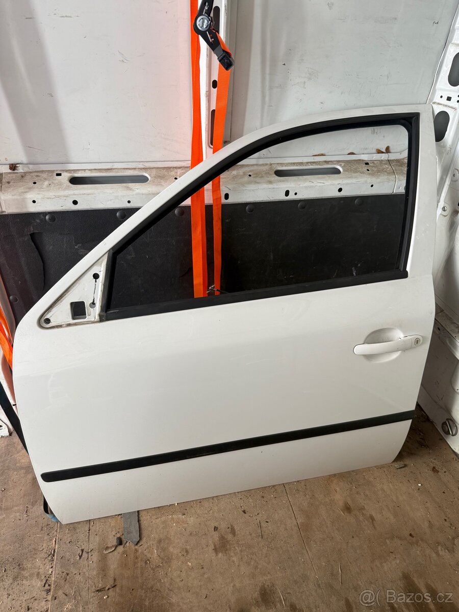 Levé přední dveře Octavia 1 - BÍLÁ