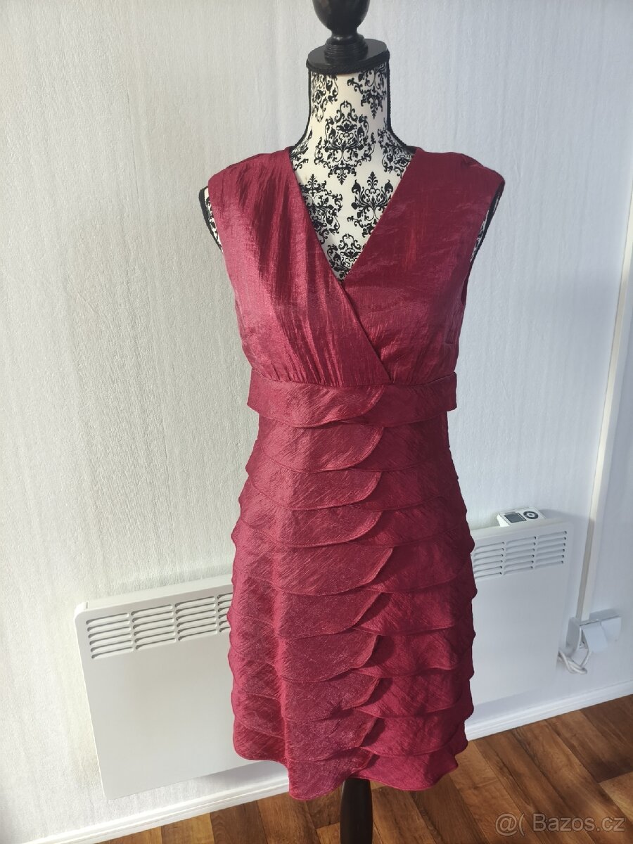 Společenské šaty Mariposa vel. 38