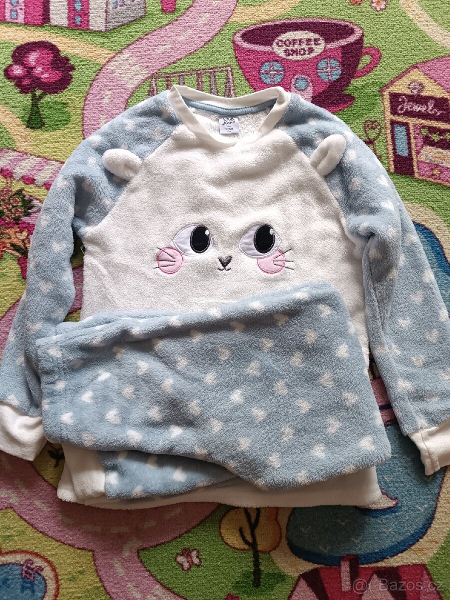 Teplé dívčí pyžamo