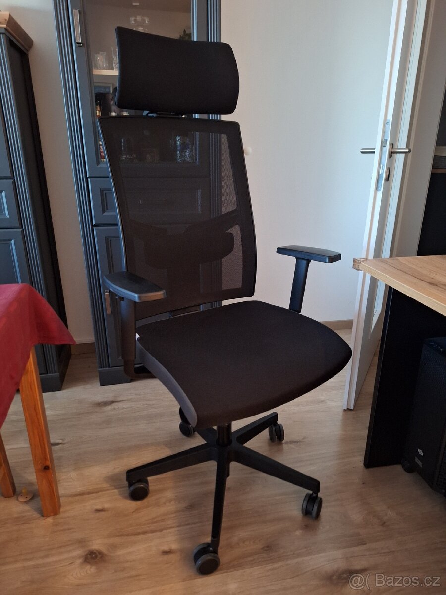 Kvalitní kancelářské křeslo MAG (kancelářská židle)