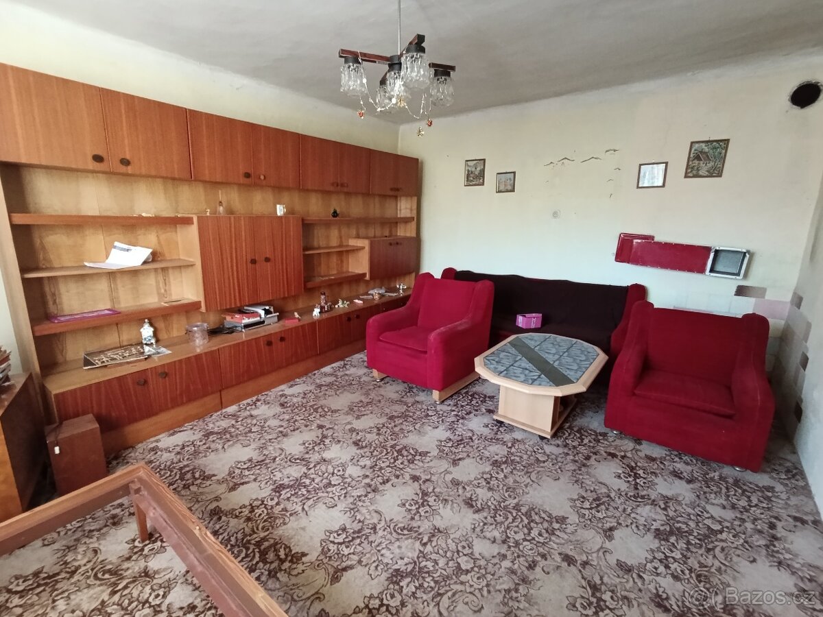 Obývací stěna+ křesla gauč