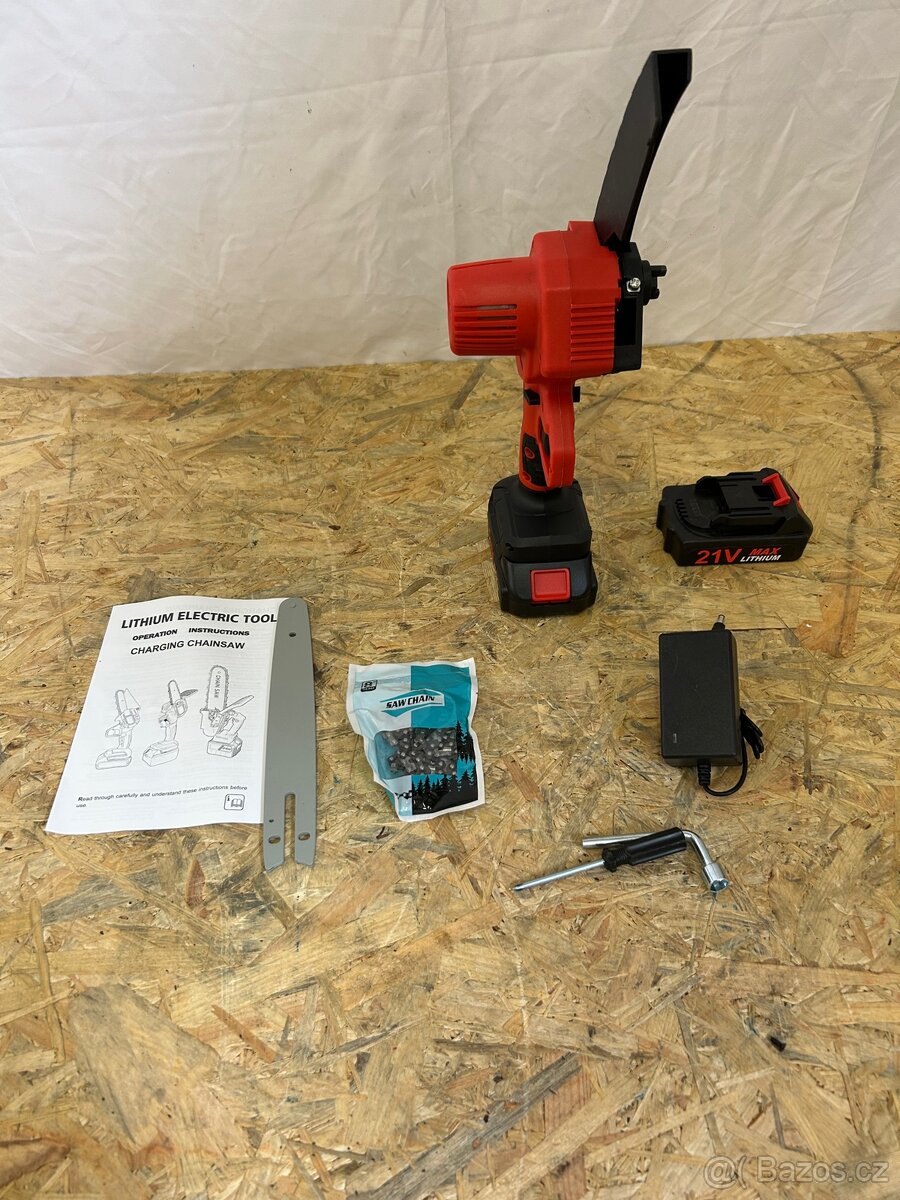 Nová elektrická prořezávací pila 2x baterie