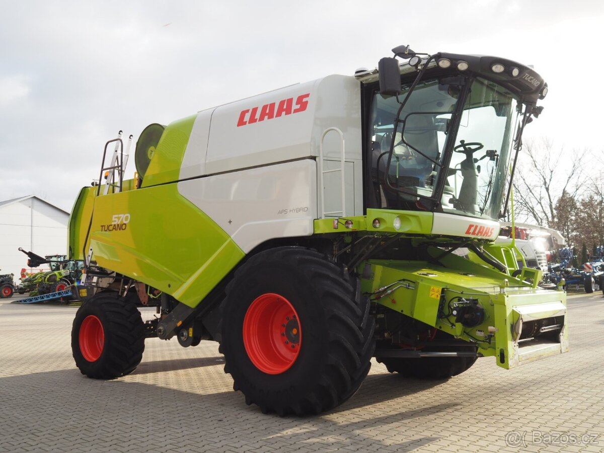 CLAAS Tucano 570 + V770