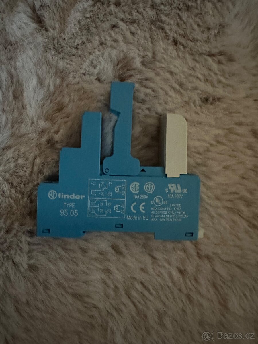 Patice pro relé: TYPE 95.05 + Modul Finder